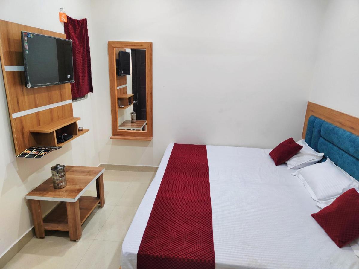 Hotel Raj - Near Railway Station Haridwār Dış mekan fotoğraf